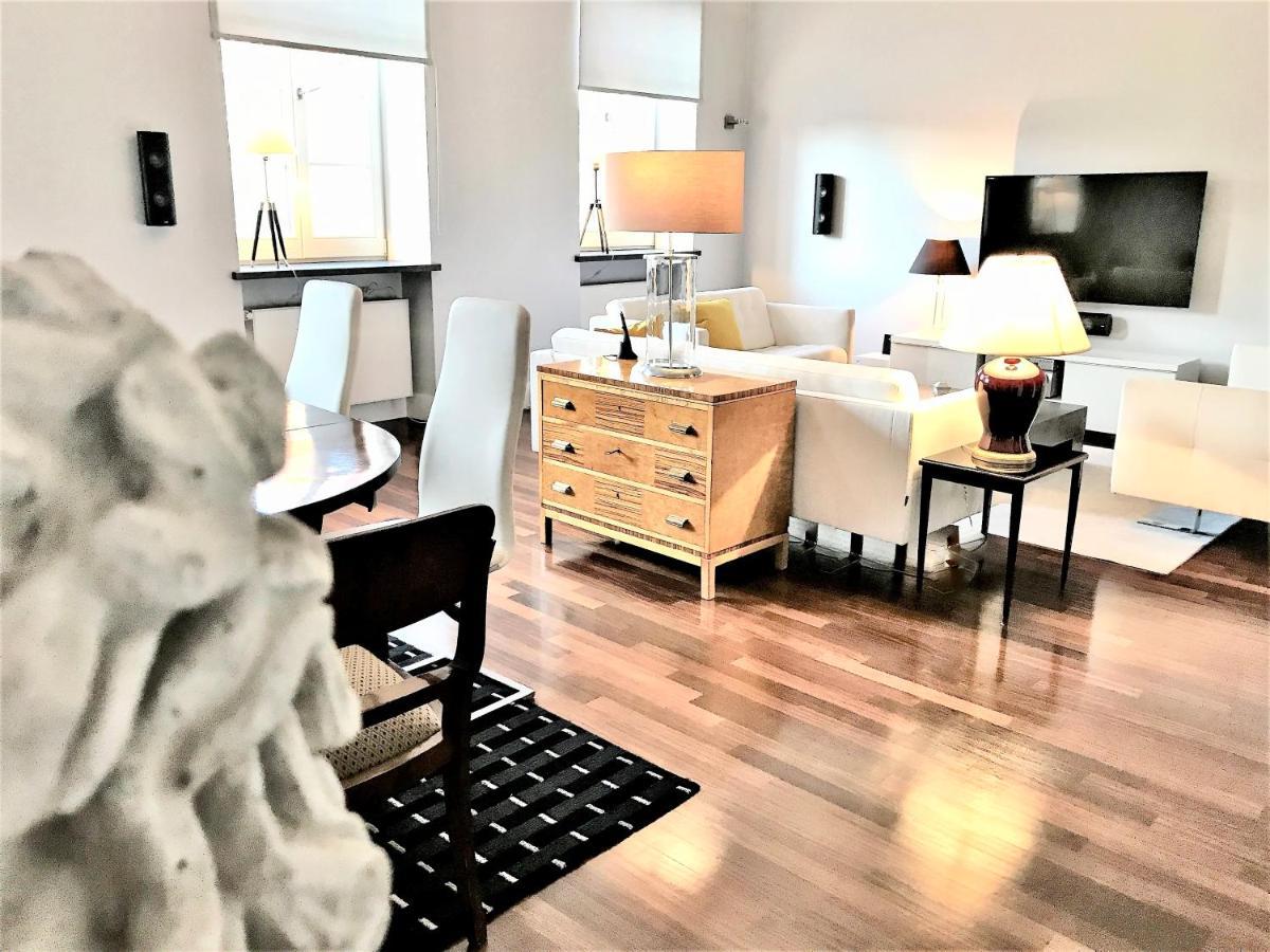 Mondrian Luxury Suites & Apartments Old Town Varsavia Esterno foto