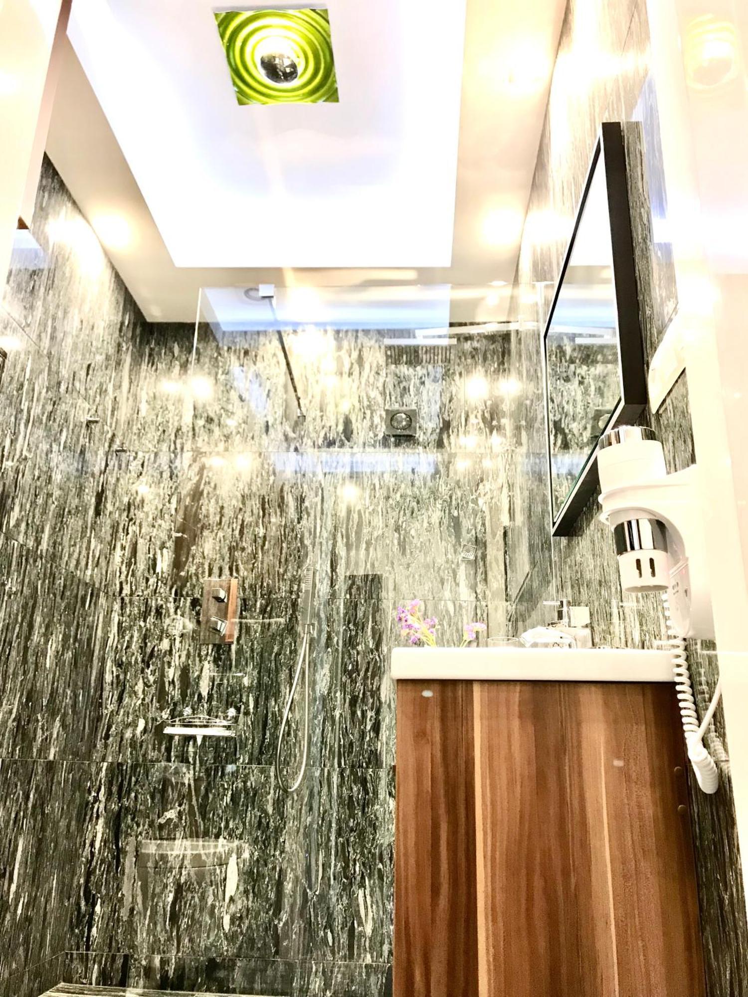 Mondrian Luxury Suites & Apartments Old Town Varsavia Camera foto