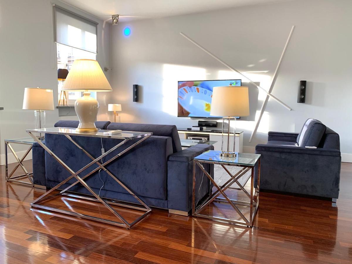 Mondrian Luxury Suites & Apartments Old Town Varsavia Esterno foto